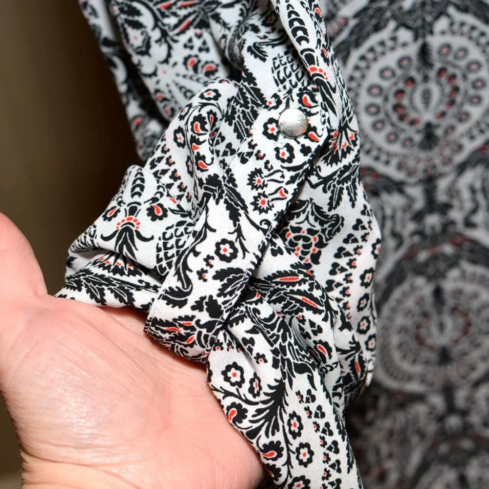 Plus Size Cato 18/20 Black, White & Red High-Low Blouse With Roll Tab Sleeves - Picture 8 of 11